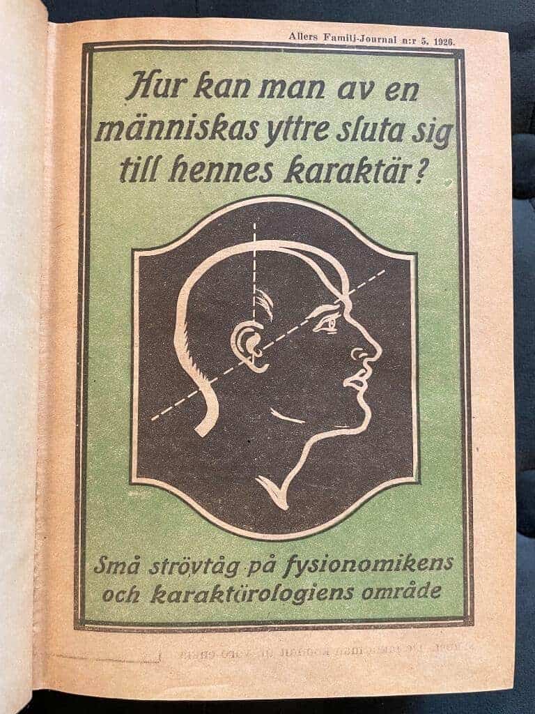 Stort antal Allers Familj-Journals små handböcker bundna i tre band.