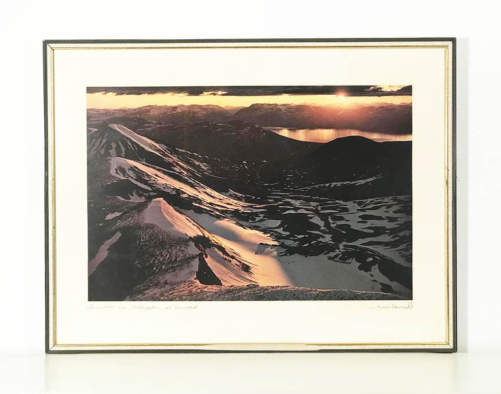 Sven Hörnell : Midnattssol över Abiskofjällen och Torneträsk