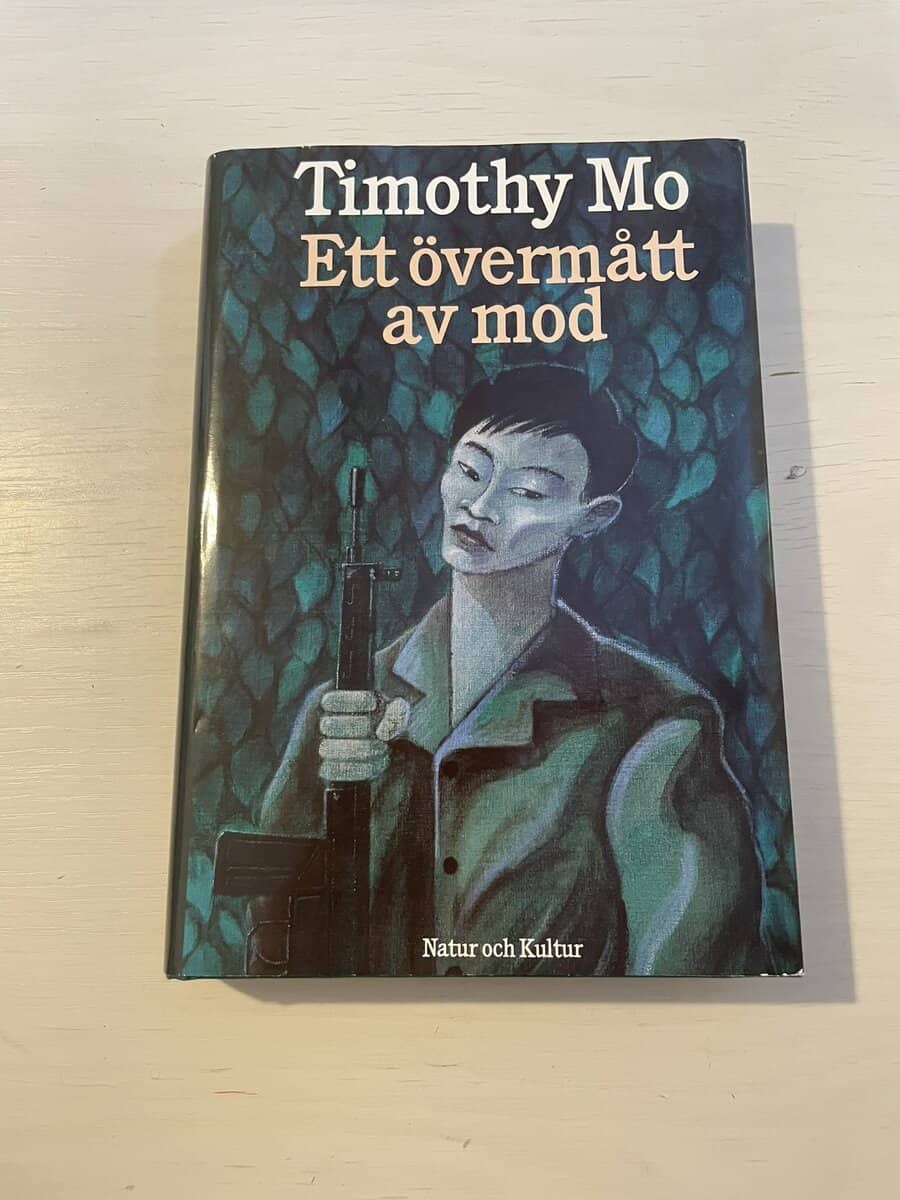 Timothy Mo : Ett övermått av mod