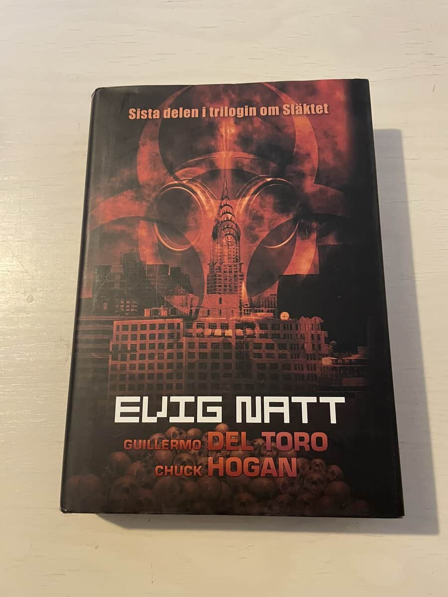 Toro, Guillermo del, Hogan, Chuck : Trilogin om Släktet 3 - Evig natt