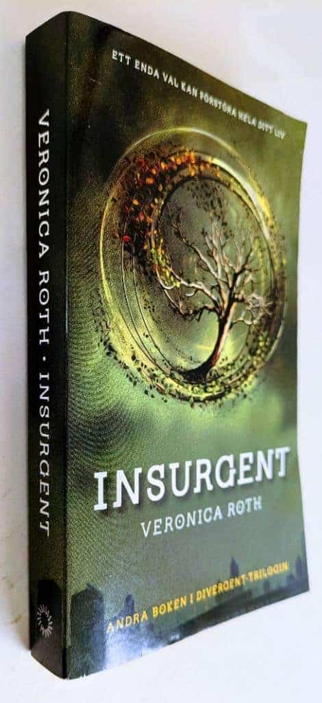 Veronica Roth : Insurgent - Divergenttrilogin - Bok 2