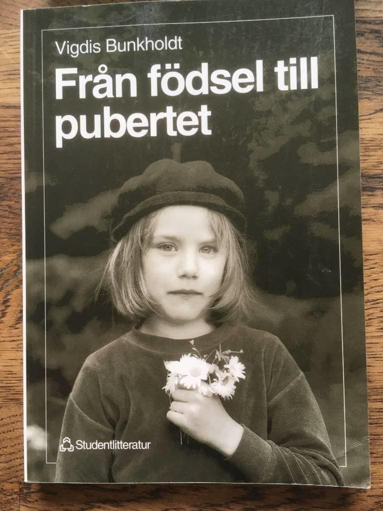 Vigdis Bunkholdt ; Guttorm Fløistad ; Knut Kjeldstadli ; David O'Gorman : Från födsel till pubertet