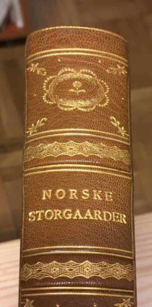 W Moe : Norske storgaarder