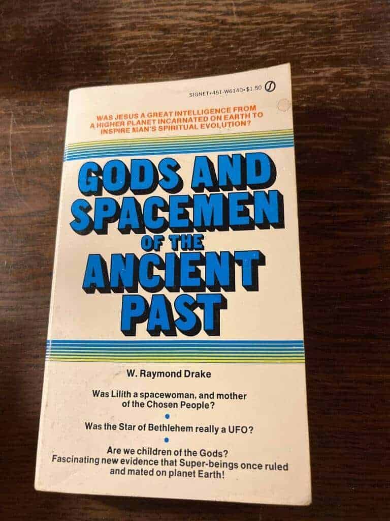 W. Raymond Drake : Gods and spacemen of the Ancient past