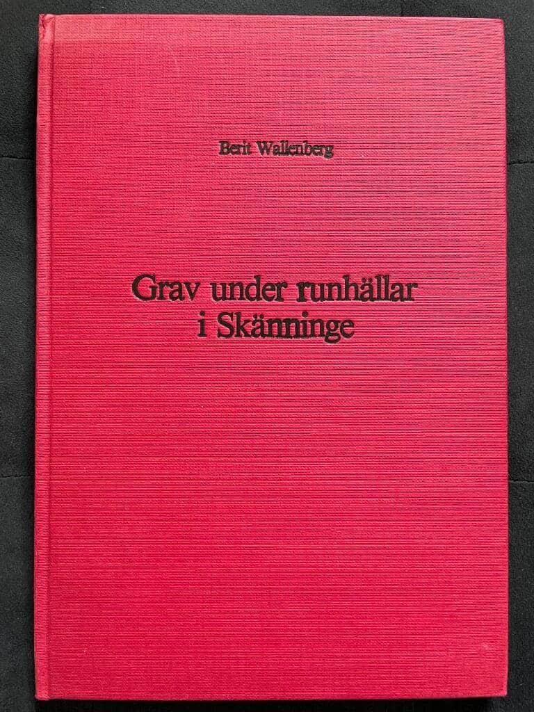 Wallenberg, Berit ; Florell, Maj (osteologisk undersökning) : Grav under runhällar i Skänninge