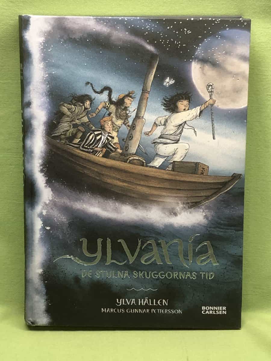 Ylva Hällen : De stulna skuggornas tid